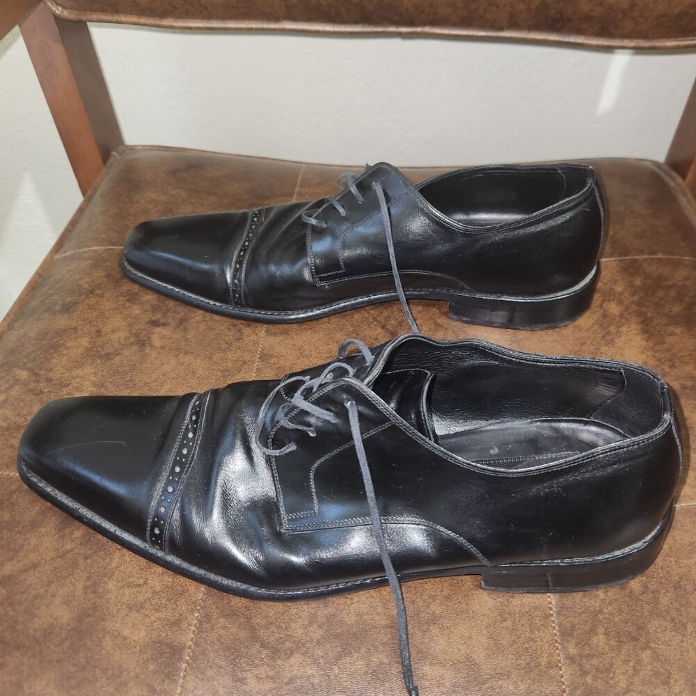 Shoes - Picture 2 of 6